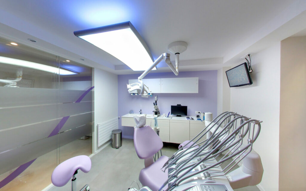 Architecture intérieur d'un cabinet de dentiste par Pascal Rouquier l'architecte d'intérieur d'a3dc la première agence de design couleur - aménagement d'espace de santé